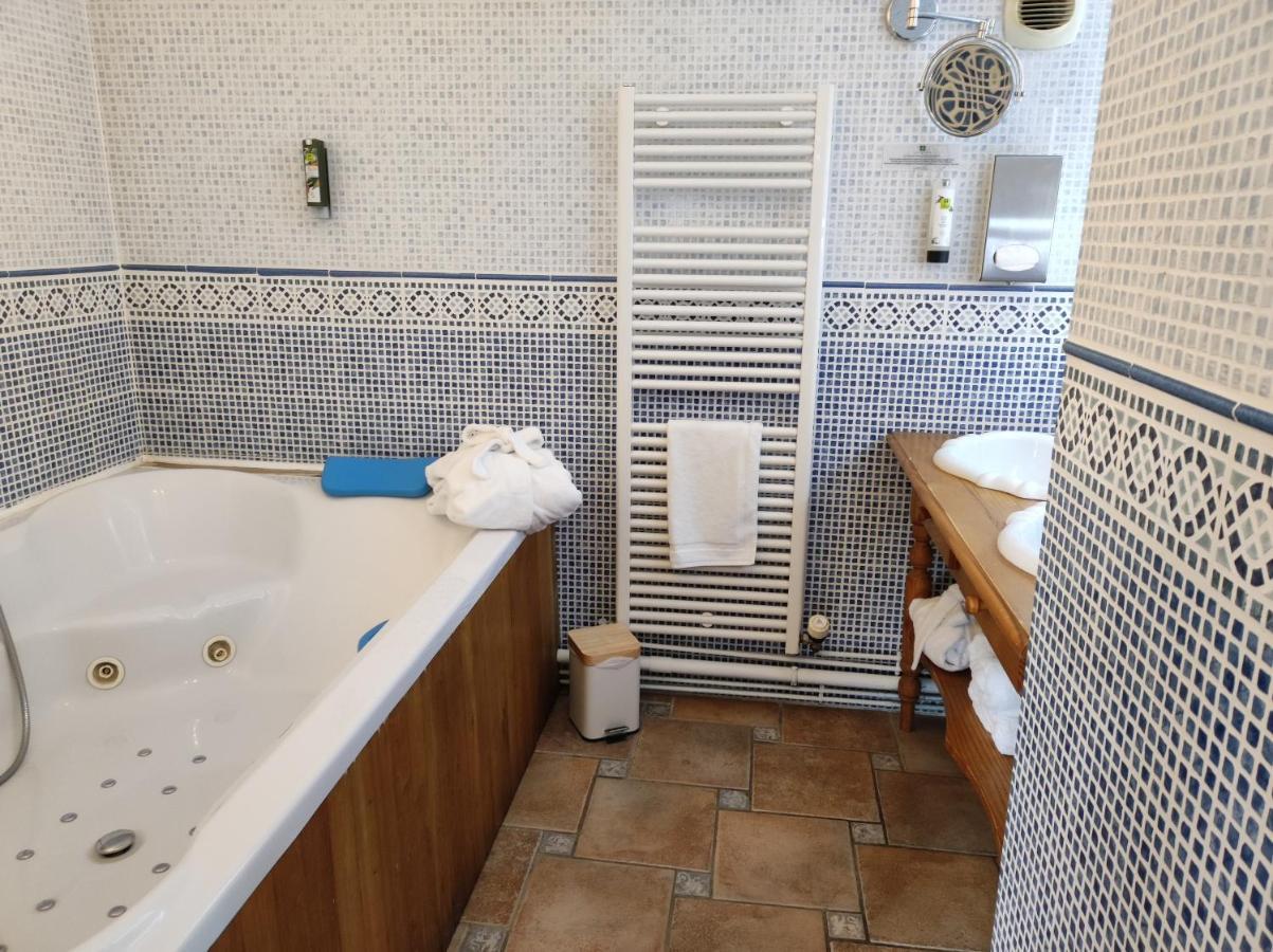 Le Relais Des Dalles - Hotel & Restaurant Сассео-ле-Мокондюи Экстерьер фото