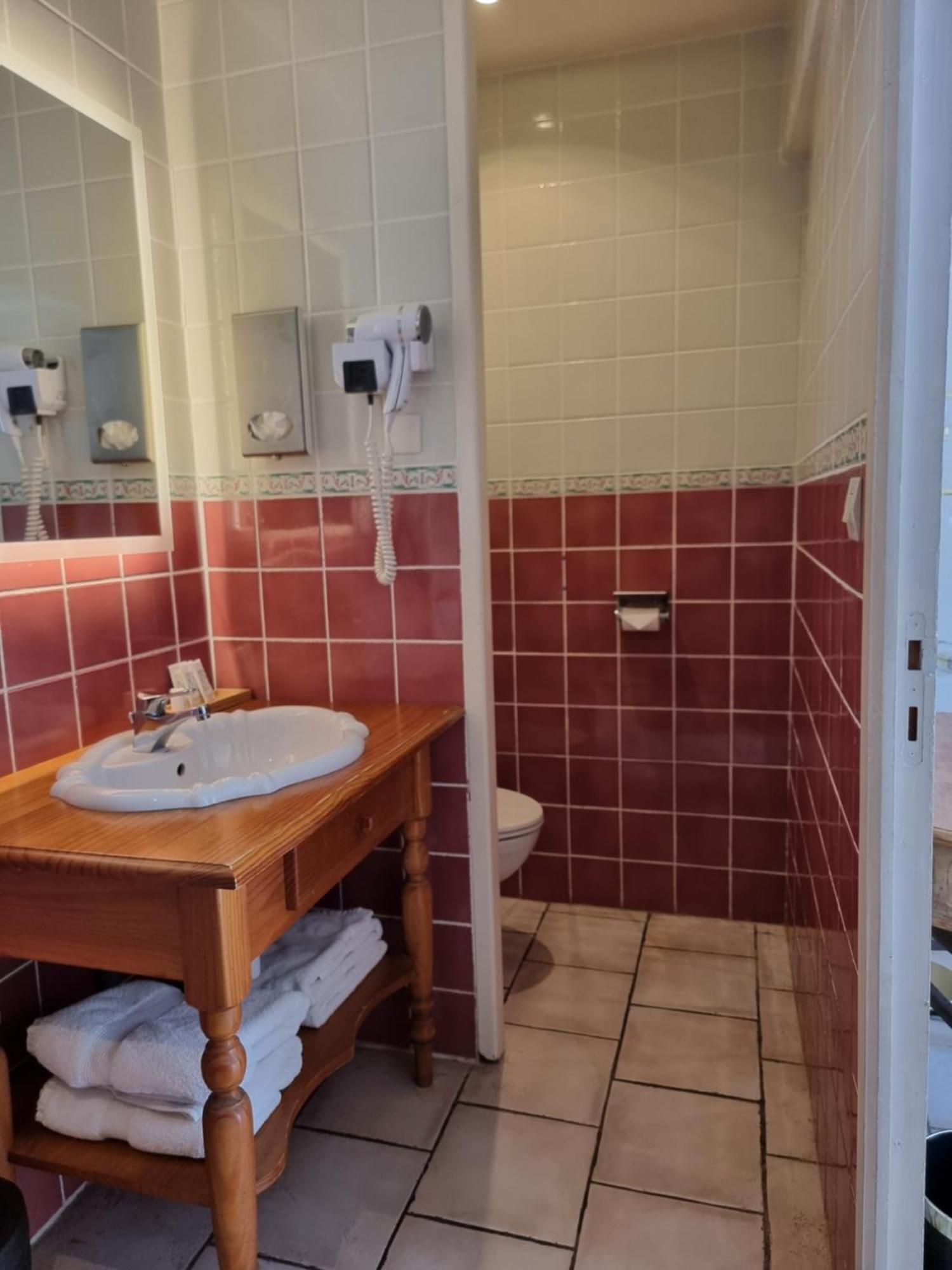 Le Relais Des Dalles - Hotel & Restaurant Сассео-ле-Мокондюи Экстерьер фото