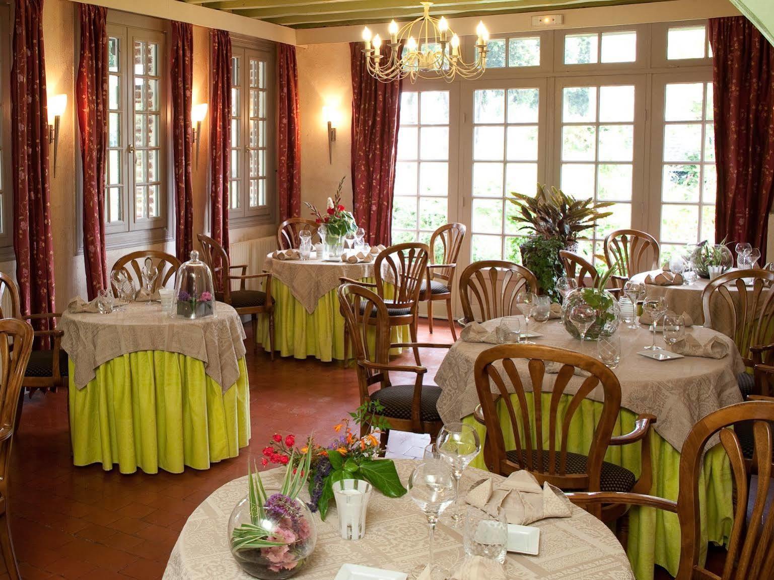 Le Relais Des Dalles - Hotel & Restaurant Сассео-ле-Мокондюи Экстерьер фото